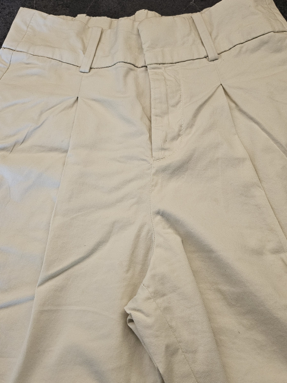 Banana Republic Pleated Front Khaki Shorts - Light Beige